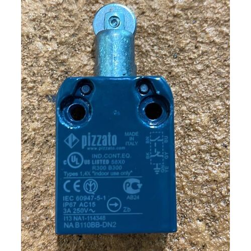 Pizzato, NA B110BB-DN2,Roller LIMITE SWITCH and BLOCK